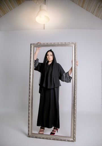 Midnight Elegance Abaya